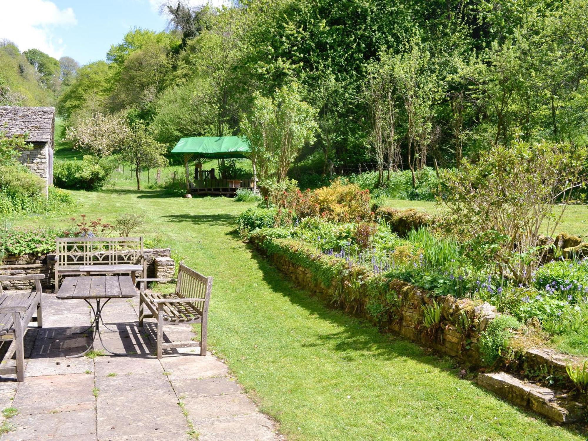 Driftcombe Farmhouse Bisley  Ngoại thất bức ảnh